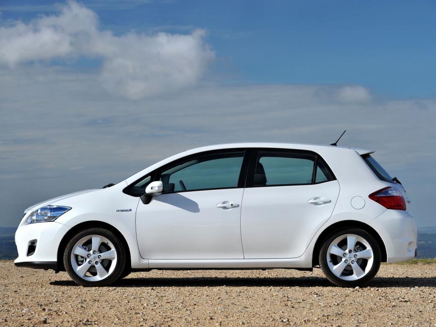  Toyota Auris HSD 2010 года  (UK) (фото 23 из 29)